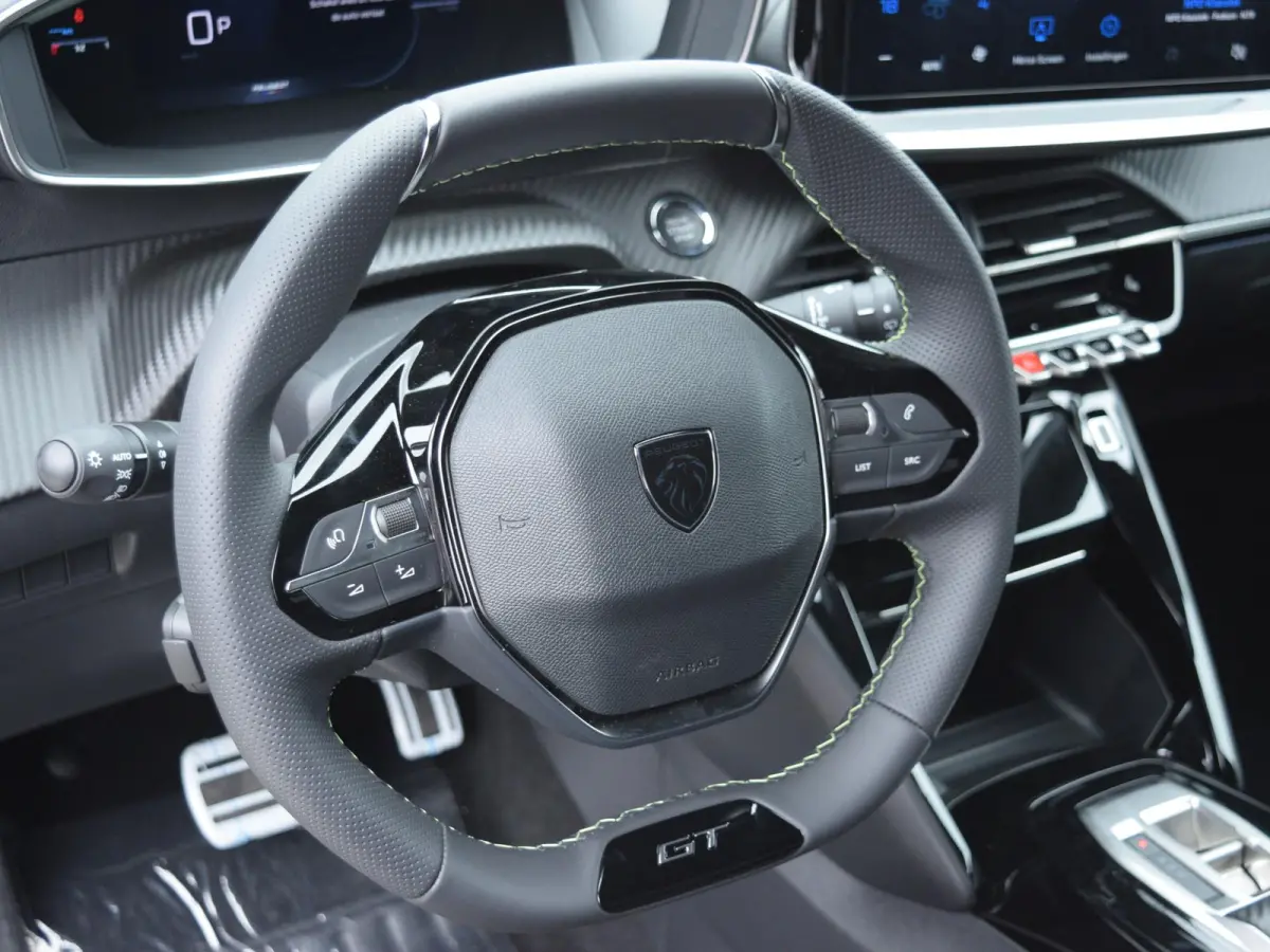1.2 Hybrid 145 e-DCS6 GT l adaptief cruise control l navigatie l elektrisch verstelbare voorstoel(en) l 360 camera