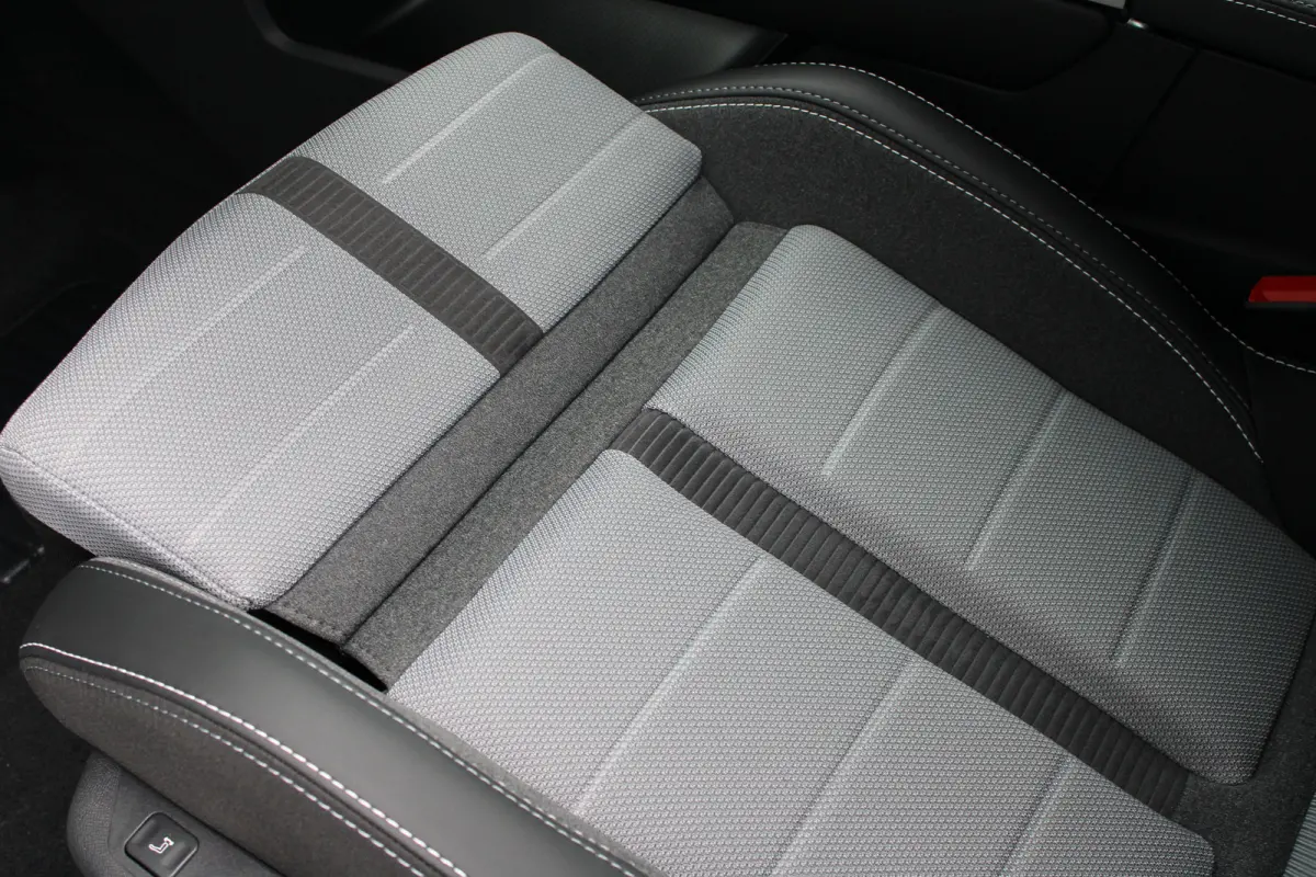 1.6 Turbo Plug-in-Hybrid GS Automaat | Camera | Navigatie | Focal | Carplay | Trekhaak | Stoelverwarming |