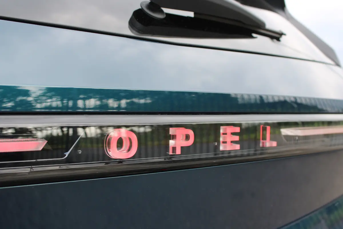 1.6 Turbo Plug-in-Hybrid GS Automaat | Camera | Navigatie | Focal | Carplay | Trekhaak | Stoelverwarming |