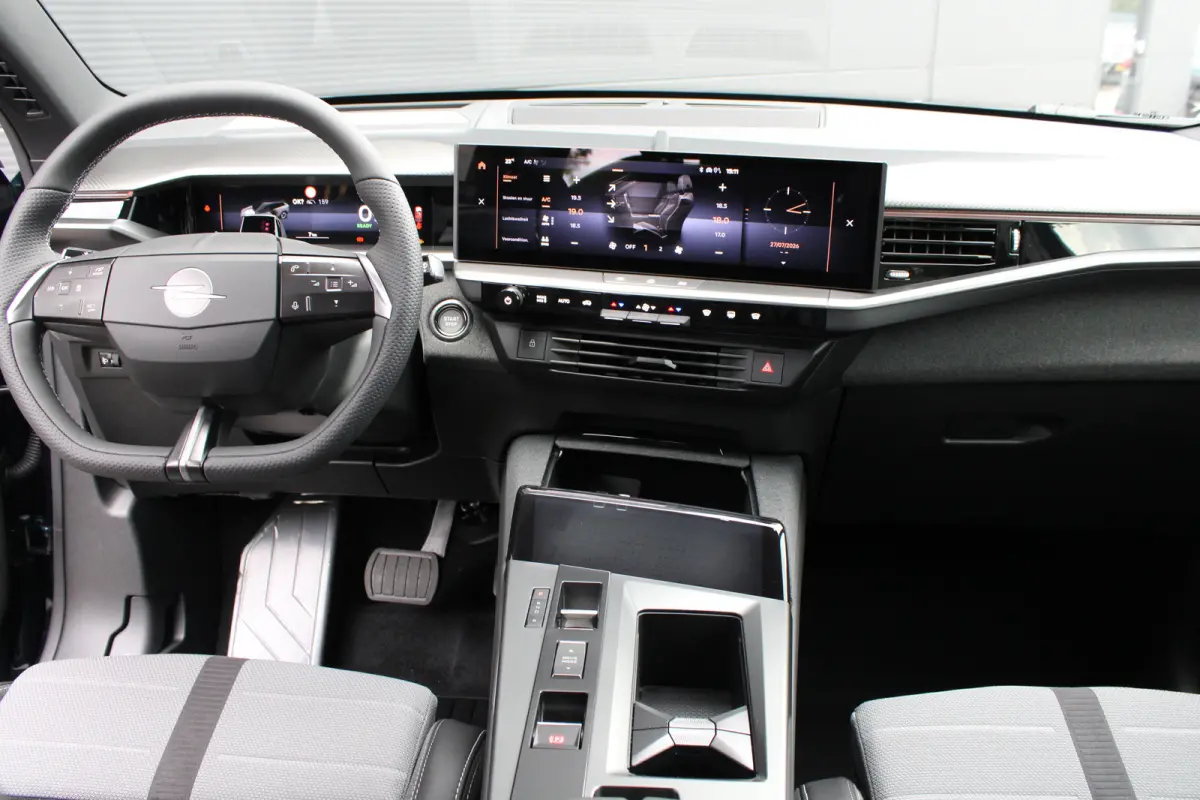 1.6 Turbo Plug-in-Hybrid GS Automaat | Camera | Navigatie | Focal | Carplay | Trekhaak | Stoelverwarming |
