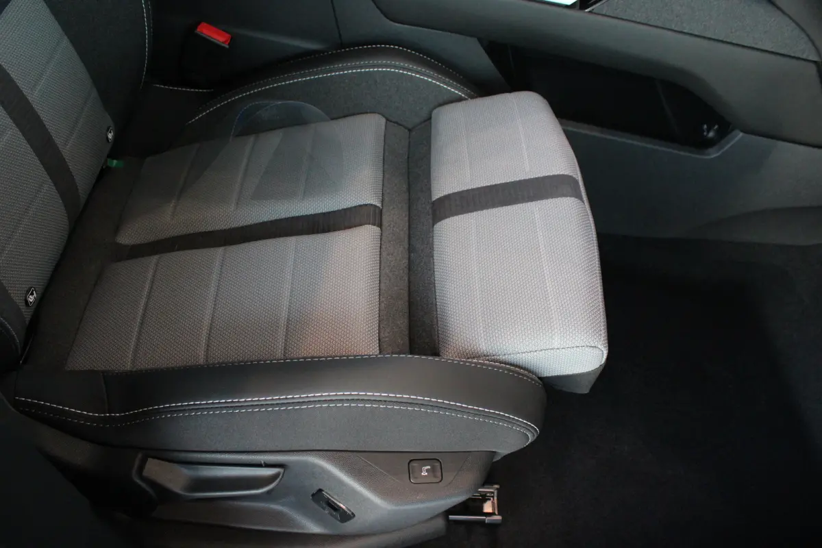 1.6 Turbo Plug-in-Hybrid GS Automaat | Camera | Navigatie | Focal | Carplay | Trekhaak | Stoelverwarming |