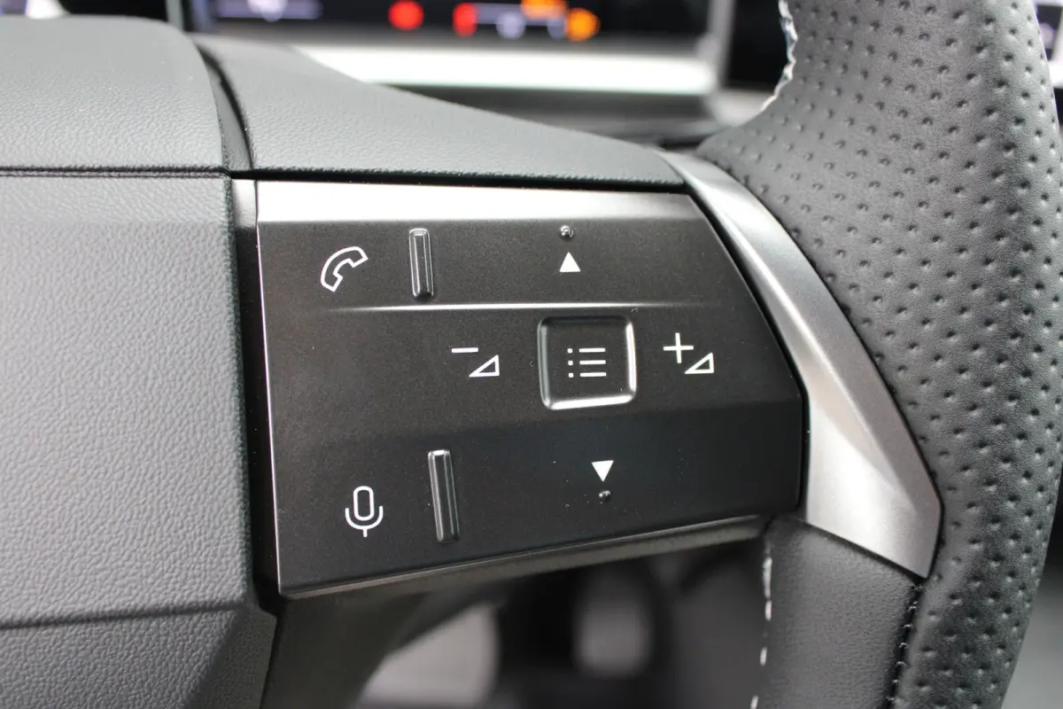 1.6 Turbo Plug-in-Hybrid GS Automaat | Camera | Navigatie | Focal | Carplay | Trekhaak | Stoelverwarming |