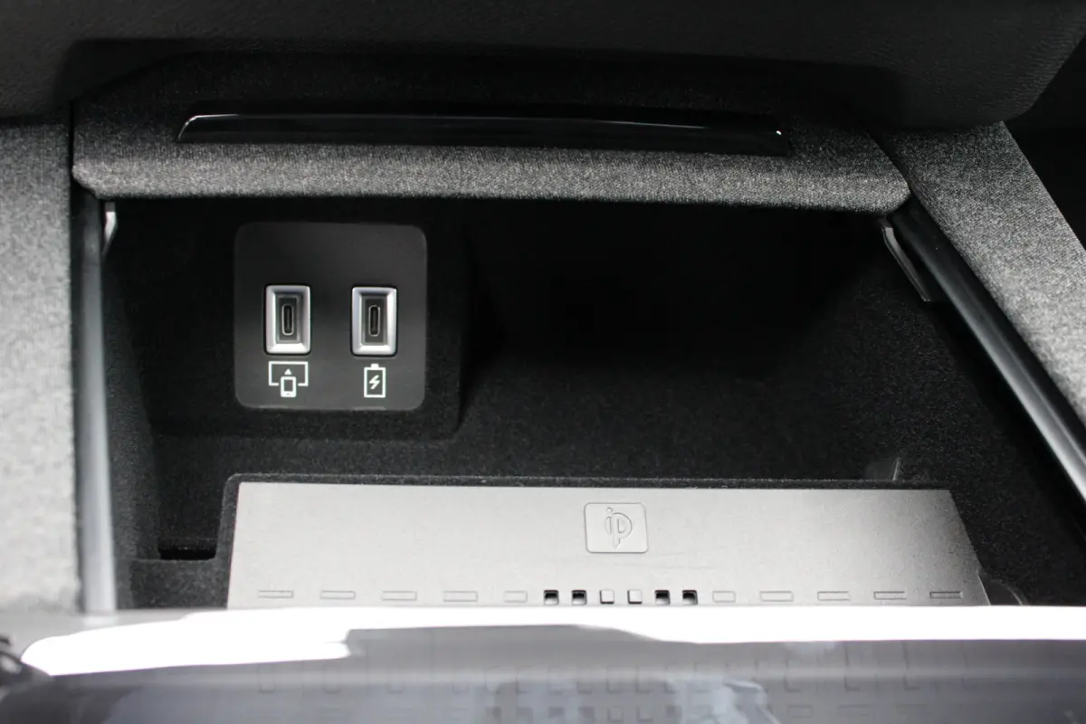 1.6 Turbo Plug-in-Hybrid GS Automaat | Camera | Navigatie | Focal | Carplay | Trekhaak | Stoelverwarming |