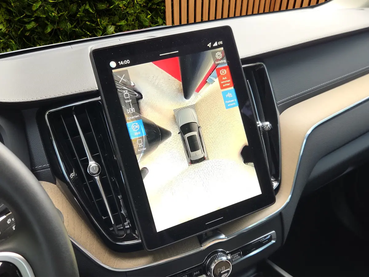 2.0 T6 Plug-in hybrid AWD Ultra Dark | Luchtvering | Trekhaak | Head-up | Pano | 360 Cam | Harman/Kardon