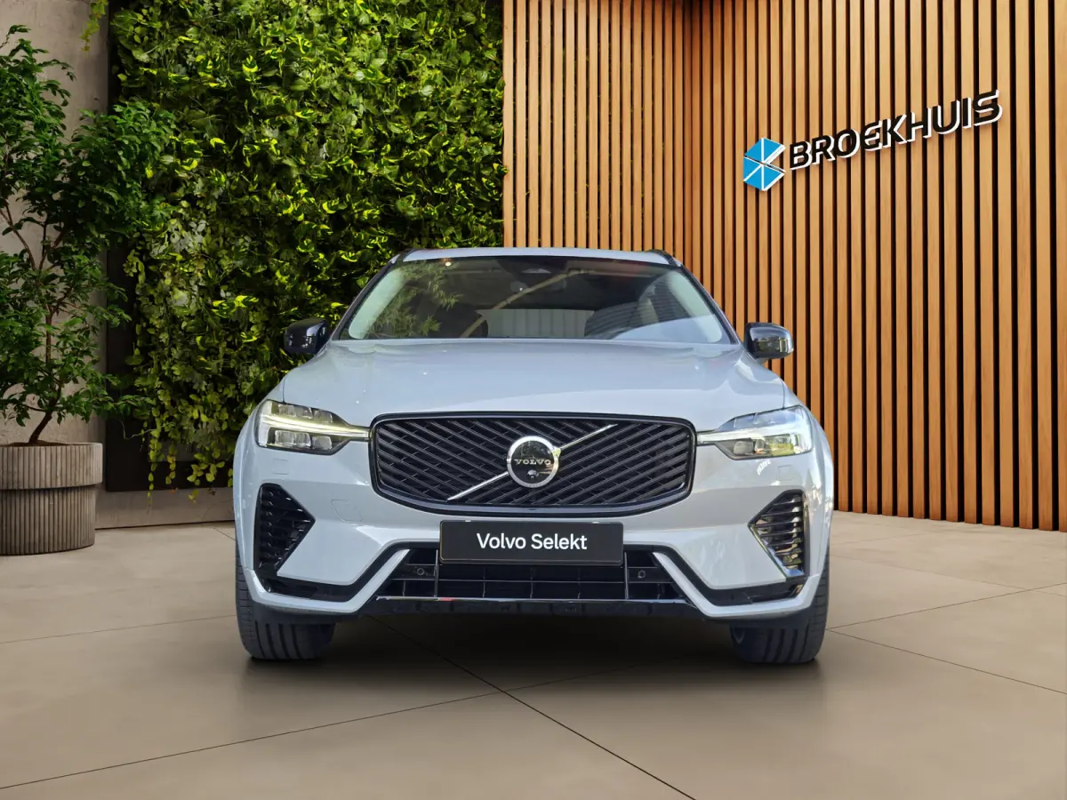 2.0 T6 Plug-in hybrid AWD Ultra Dark | Luchtvering | Trekhaak | Head-up | Pano | 360 Cam | Harman/Kardon