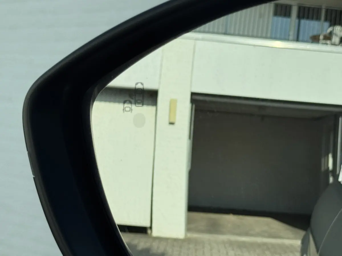 Summit 54 kWh SOH 96% Clima Camera Cruise Carplay PDC voor en achter Half Leder
