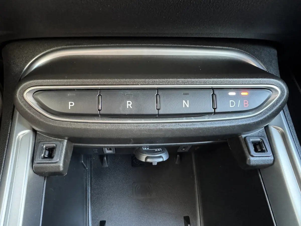 Summit 54 kWh SOH 96% Clima Camera Cruise Carplay PDC voor en achter Half Leder