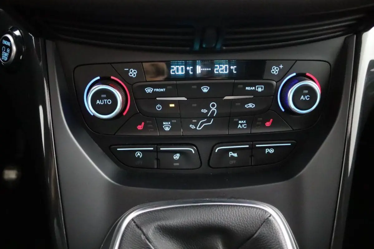 1.5 EcoBoost ST Line , trekhaak wegklapbaar  , pano dak