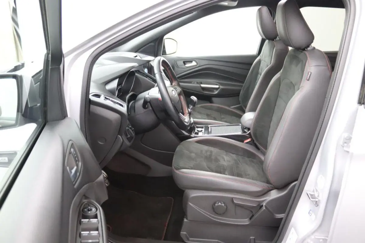 1.5 EcoBoost ST Line , trekhaak wegklapbaar  , pano dak