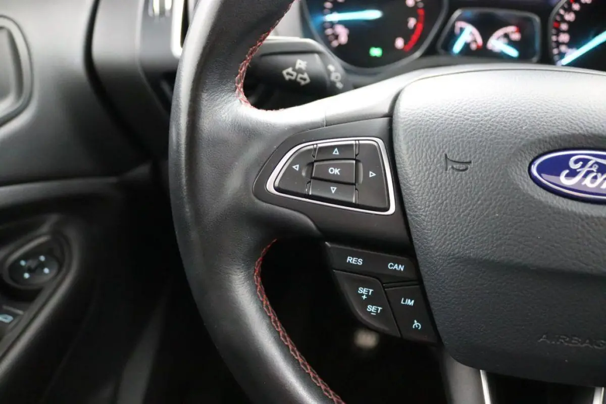 1.5 EcoBoost ST Line , trekhaak wegklapbaar  , pano dak