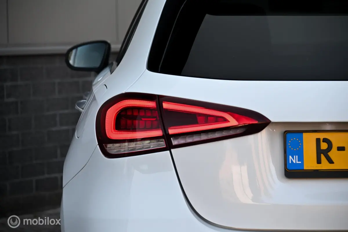 180 AMG-Line| PANO| NIGHT| M-BUX| 1e Eignr