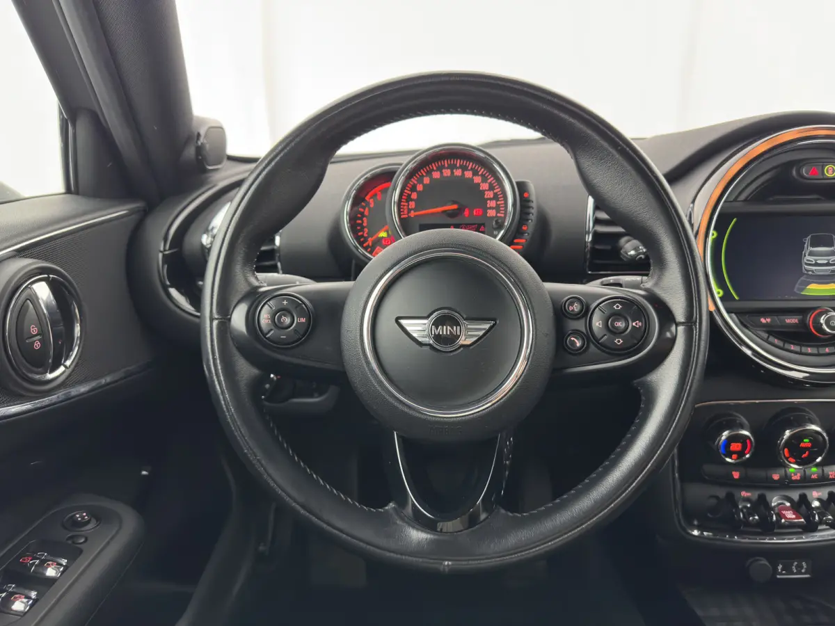 2.0 Cooper D Serious Business Aut. *LEATHER-FABRIC | FULL-LED | HARMAN/KARDON | SPORTSEATS | KEYLESS | NAVI-FULLMAP | ECC | PDC | CRUISE | AMBIENTLIGHT | 17''ALU*