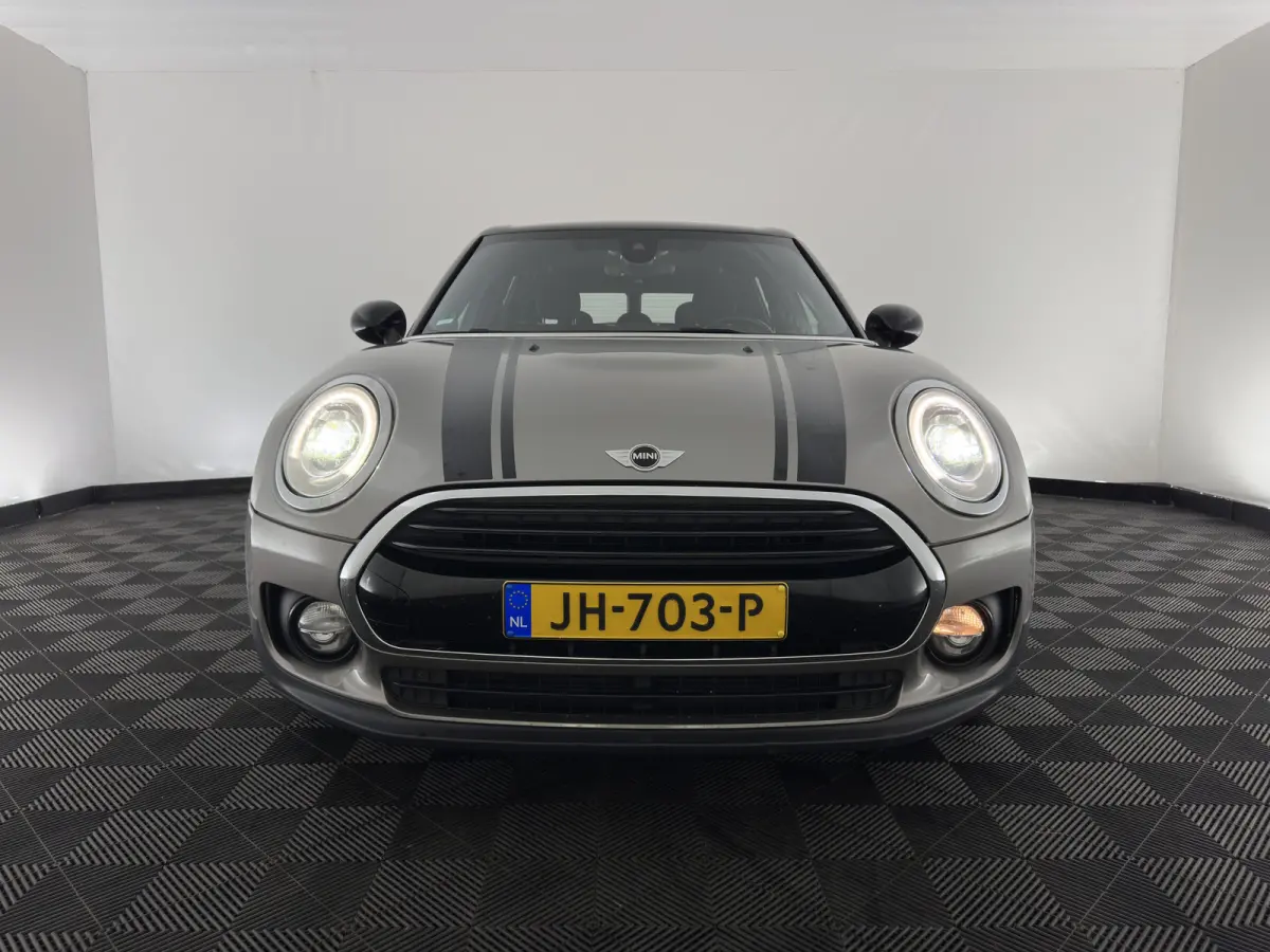 2.0 Cooper D Serious Business Aut. *LEATHER-FABRIC | FULL-LED | HARMAN/KARDON | SPORTSEATS | KEYLESS | NAVI-FULLMAP | ECC | PDC | CRUISE | AMBIENTLIGHT | 17''ALU*