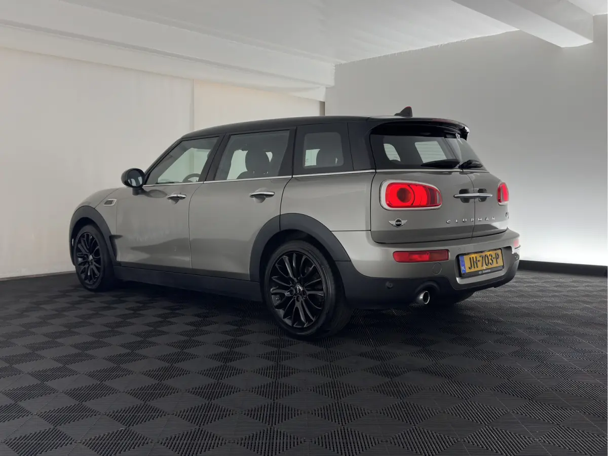 2.0 Cooper D Serious Business Aut. *LEATHER-FABRIC | FULL-LED | HARMAN/KARDON | SPORTSEATS | KEYLESS | NAVI-FULLMAP | ECC | PDC | CRUISE | AMBIENTLIGHT | 17''ALU*