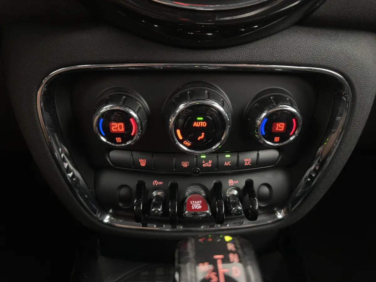 2.0 Cooper D Serious Business Aut. *LEATHER-FABRIC | FULL-LED | HARMAN/KARDON | SPORTSEATS | KEYLESS | NAVI-FULLMAP | ECC | PDC | CRUISE | AMBIENTLIGHT | 17''ALU*