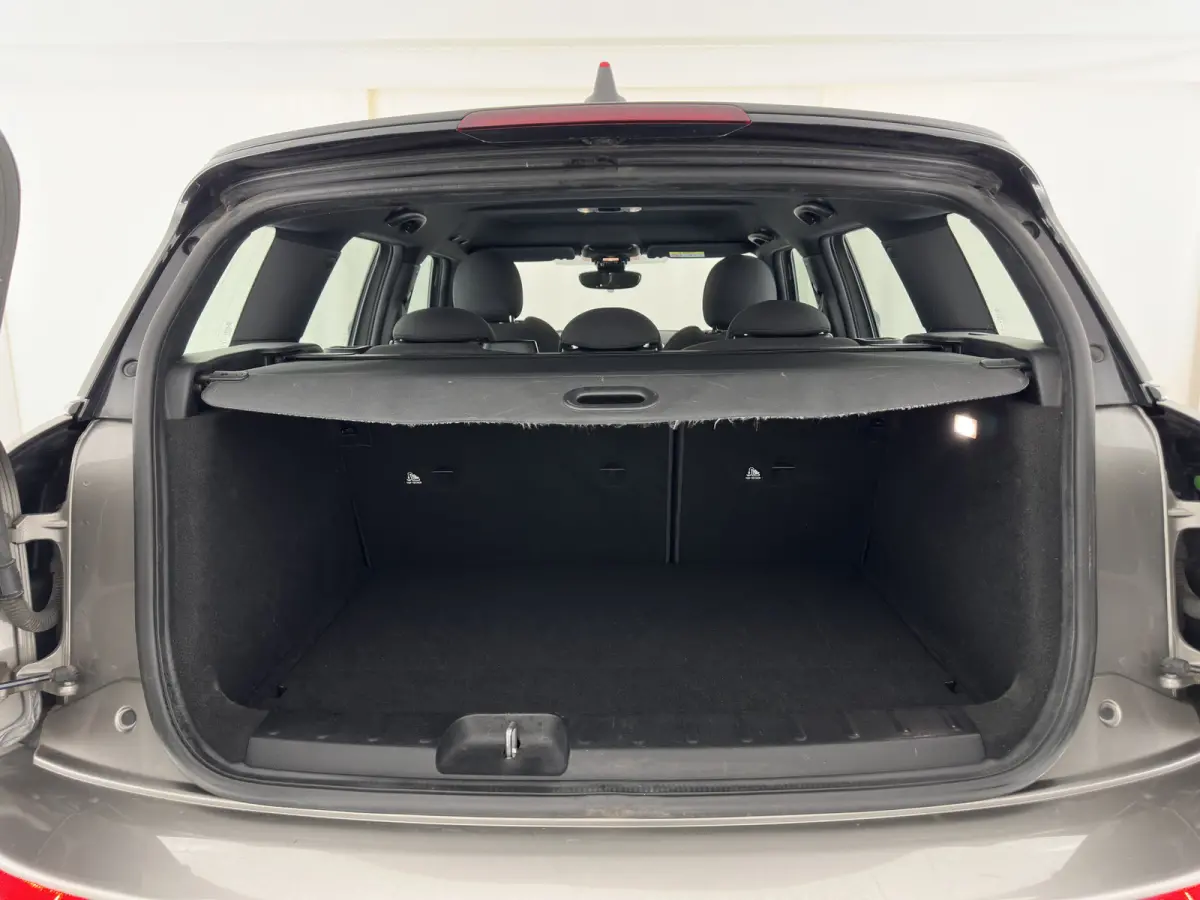 2.0 Cooper D Serious Business Aut. *LEATHER-FABRIC | FULL-LED | HARMAN/KARDON | SPORTSEATS | KEYLESS | NAVI-FULLMAP | ECC | PDC | CRUISE | AMBIENTLIGHT | 17''ALU*