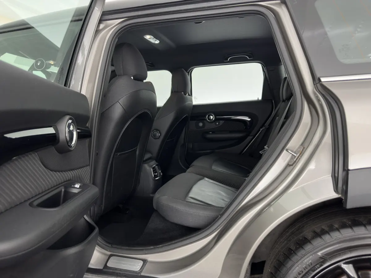2.0 Cooper D Serious Business Aut. *LEATHER-FABRIC | FULL-LED | HARMAN/KARDON | SPORTSEATS | KEYLESS | NAVI-FULLMAP | ECC | PDC | CRUISE | AMBIENTLIGHT | 17''ALU*