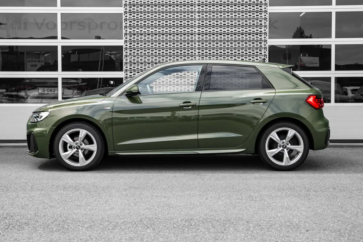 25 TFSI S edition | Stoelverwarming | ACC | Privacy Glass | | Alarm klasse 1(startblokkering) | Apple Carplay/Android Auto|telefoonintegratie premium | Cruise control adaptief