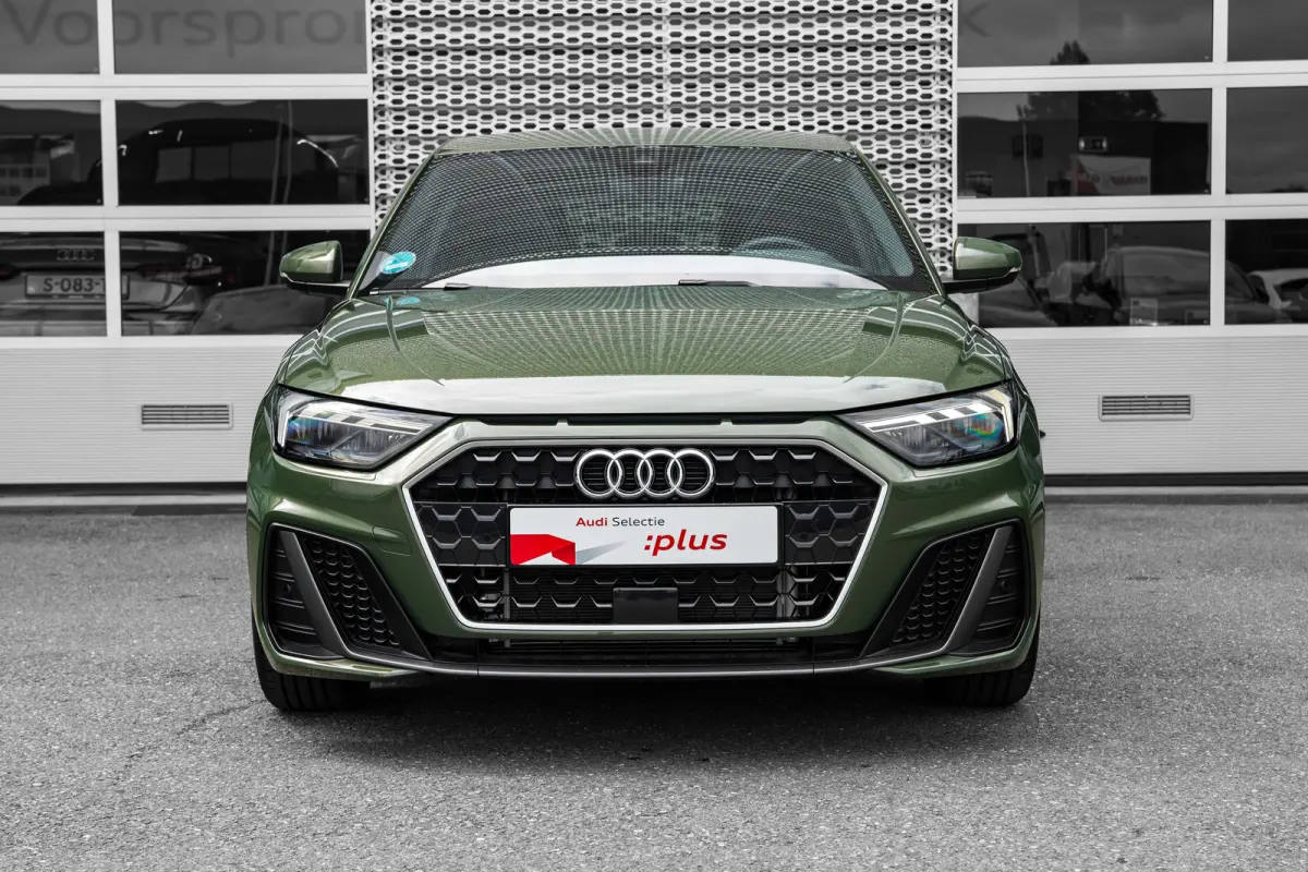 25 TFSI S edition | Stoelverwarming | ACC | Privacy Glass | | Alarm klasse 1(startblokkering) | Apple Carplay/Android Auto|telefoonintegratie premium | Cruise control adaptief
