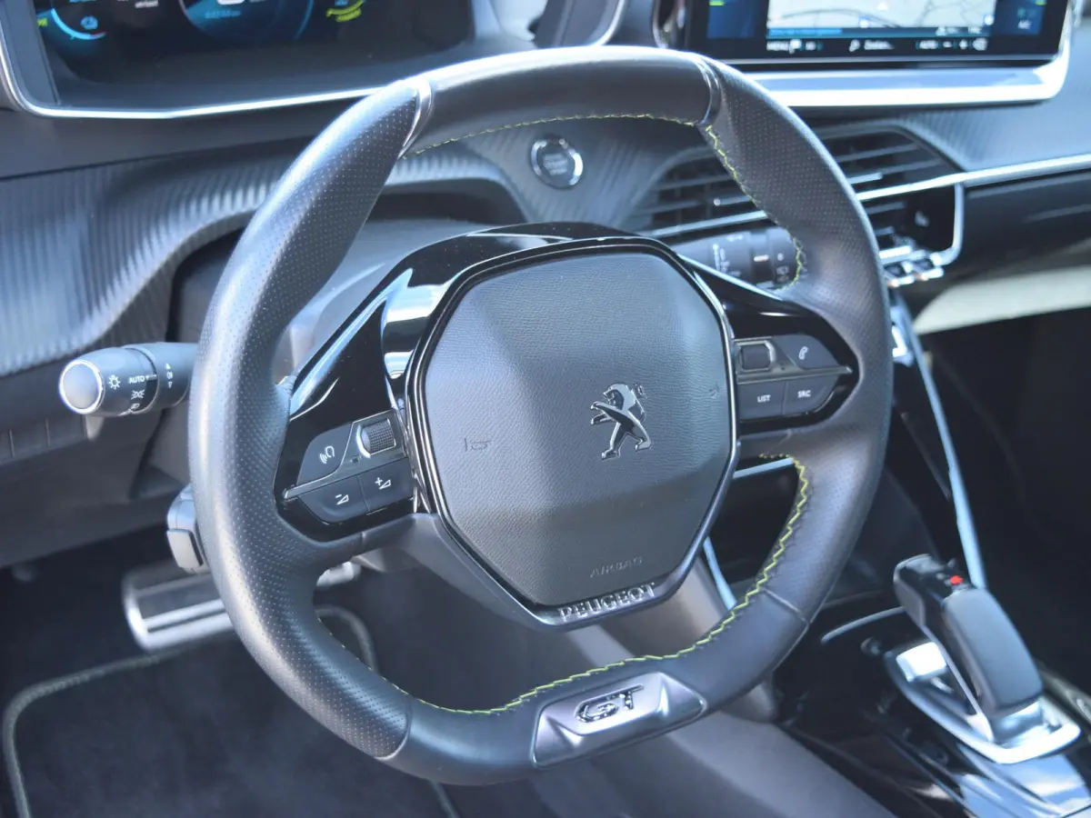 EV GT Pack 50 kWh l voorstoelen verwarmd l adaptief cruise control l Apple Carplay/Android Auto l Alcantara bekleding