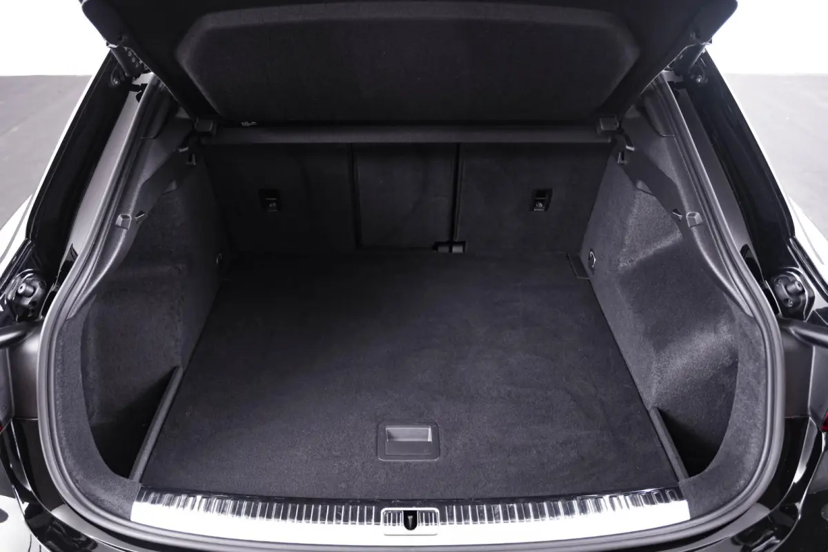 RS 2.5 TFSI Panoramadak - Sportuitlaat - RS sportstoelen - Maxton - Comfortsleutel - Sonos Audio - Remzadels rood - Matrix LED - Parkeerhulp plus - Camera