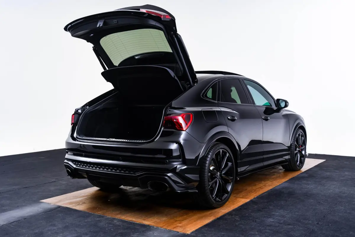 RS 2.5 TFSI Panoramadak - Sportuitlaat - RS sportstoelen - Maxton - Comfortsleutel - Sonos Audio - Remzadels rood - Matrix LED - Parkeerhulp plus - Camera