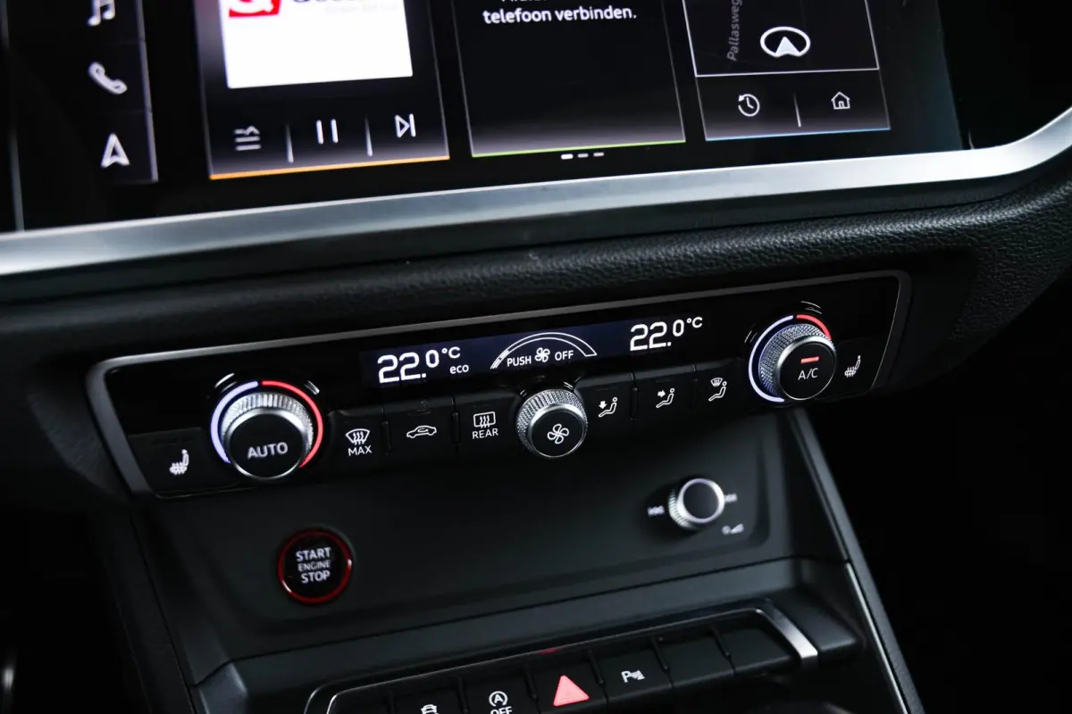 RS 2.5 TFSI Panoramadak - Sportuitlaat - RS sportstoelen - Maxton - Comfortsleutel - Sonos Audio - Remzadels rood - Matrix LED - Parkeerhulp plus - Camera