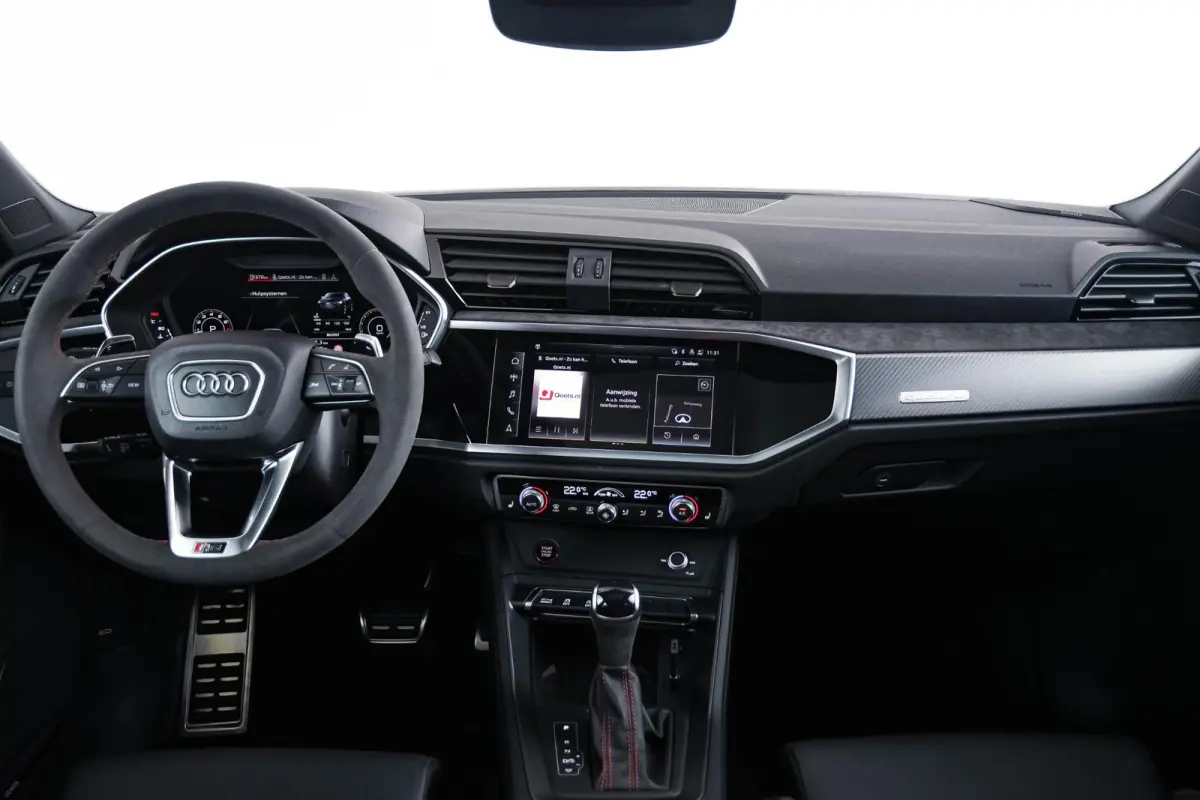 RS 2.5 TFSI Panoramadak - Sportuitlaat - RS sportstoelen - Maxton - Comfortsleutel - Sonos Audio - Remzadels rood - Matrix LED - Parkeerhulp plus - Camera