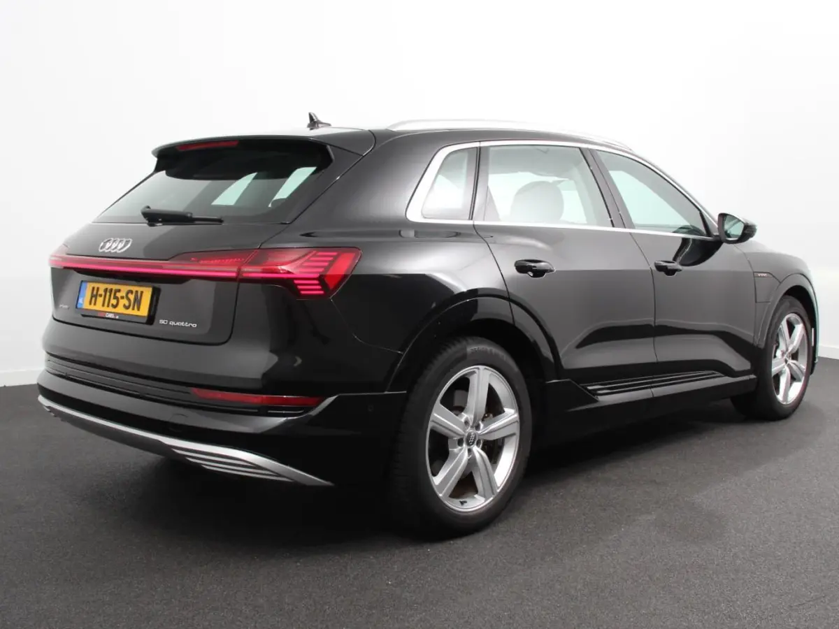 e-tron 50 quattro Launch edition SOH 92,9% Navigatie Climate Control Parkeer Sensoren Lichtmetalen velgen