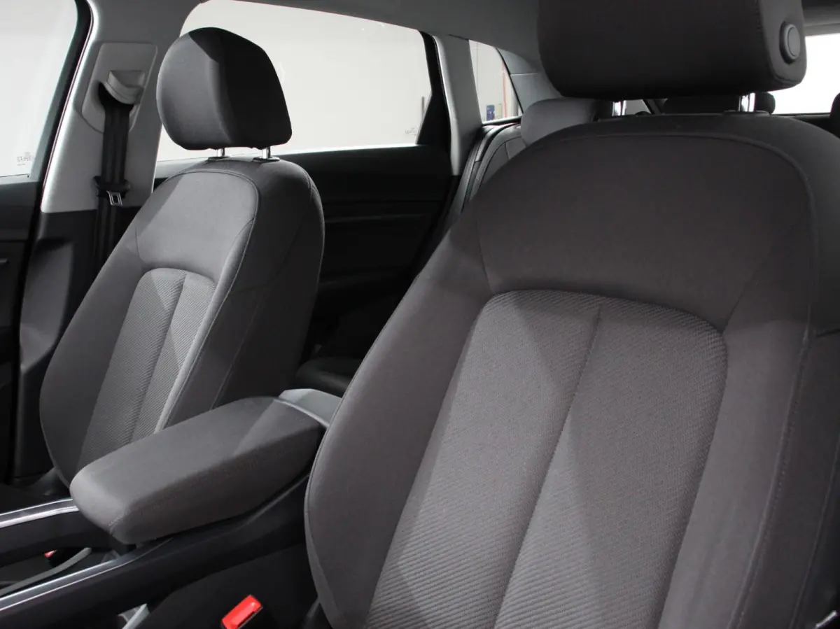 e-tron 50 quattro Launch edition SOH 92,9% Navigatie Climate Control Parkeer Sensoren Lichtmetalen velgen