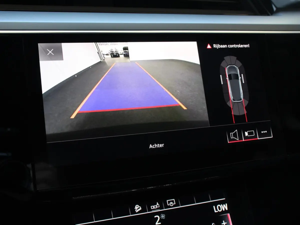 e-tron 50 quattro Launch edition SOH 92,9% Navigatie Climate Control Parkeer Sensoren Lichtmetalen velgen