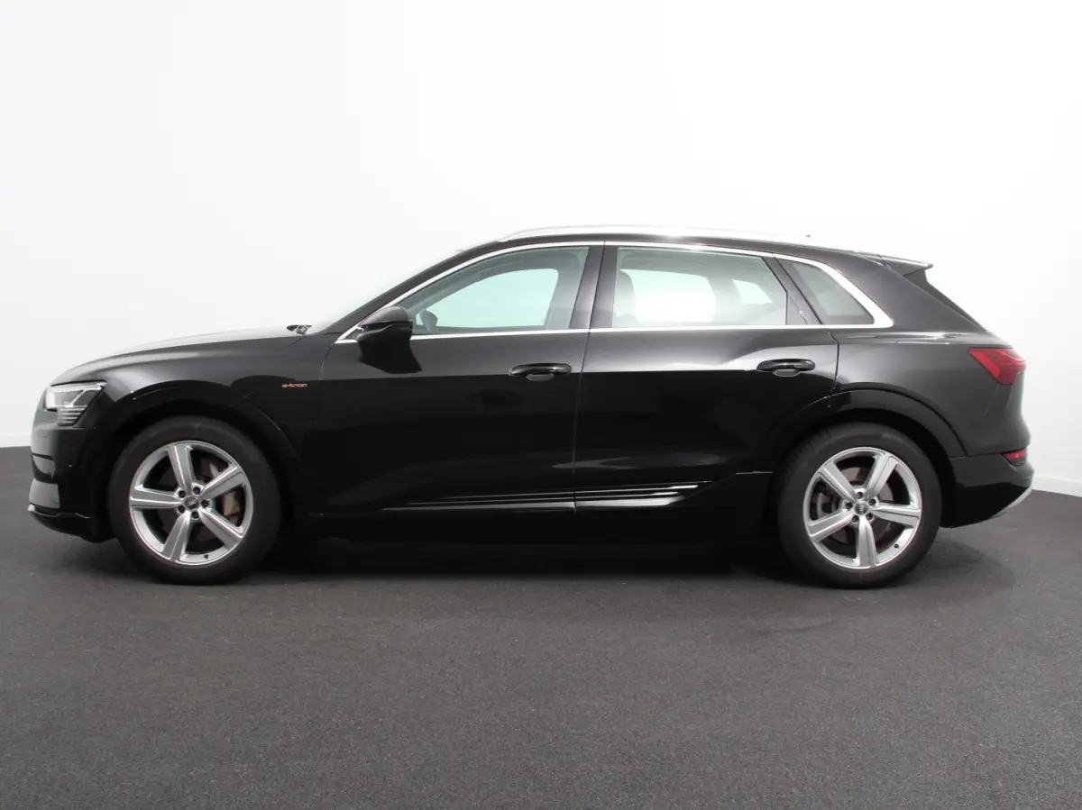e-tron 50 quattro Launch edition SOH 92,9% Navigatie Climate Control Parkeer Sensoren Lichtmetalen velgen