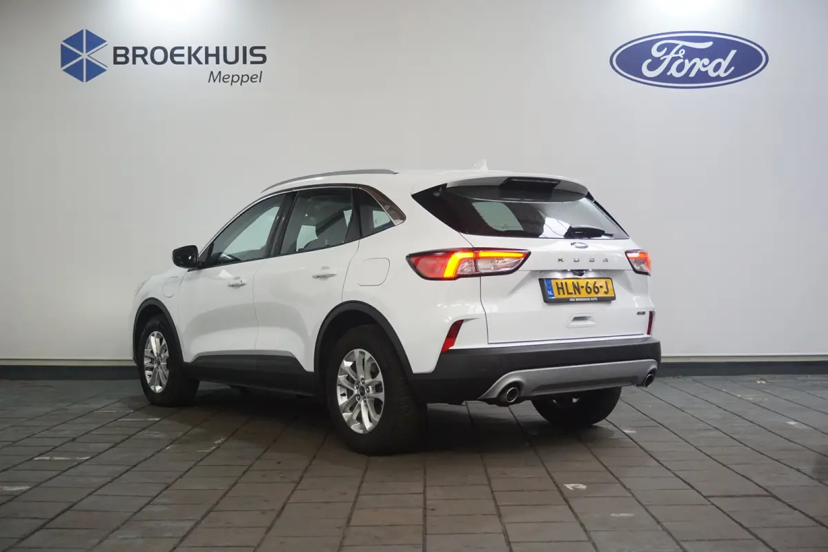 2.5 PHEV Titanium | Winter-pack | Camera | Apple carplay / andriod auto | Standkachel | Navigatie incl. bluetooth