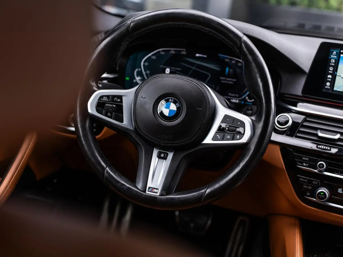 530e M-sport High Executive|CAMERA|LASER|LEDER