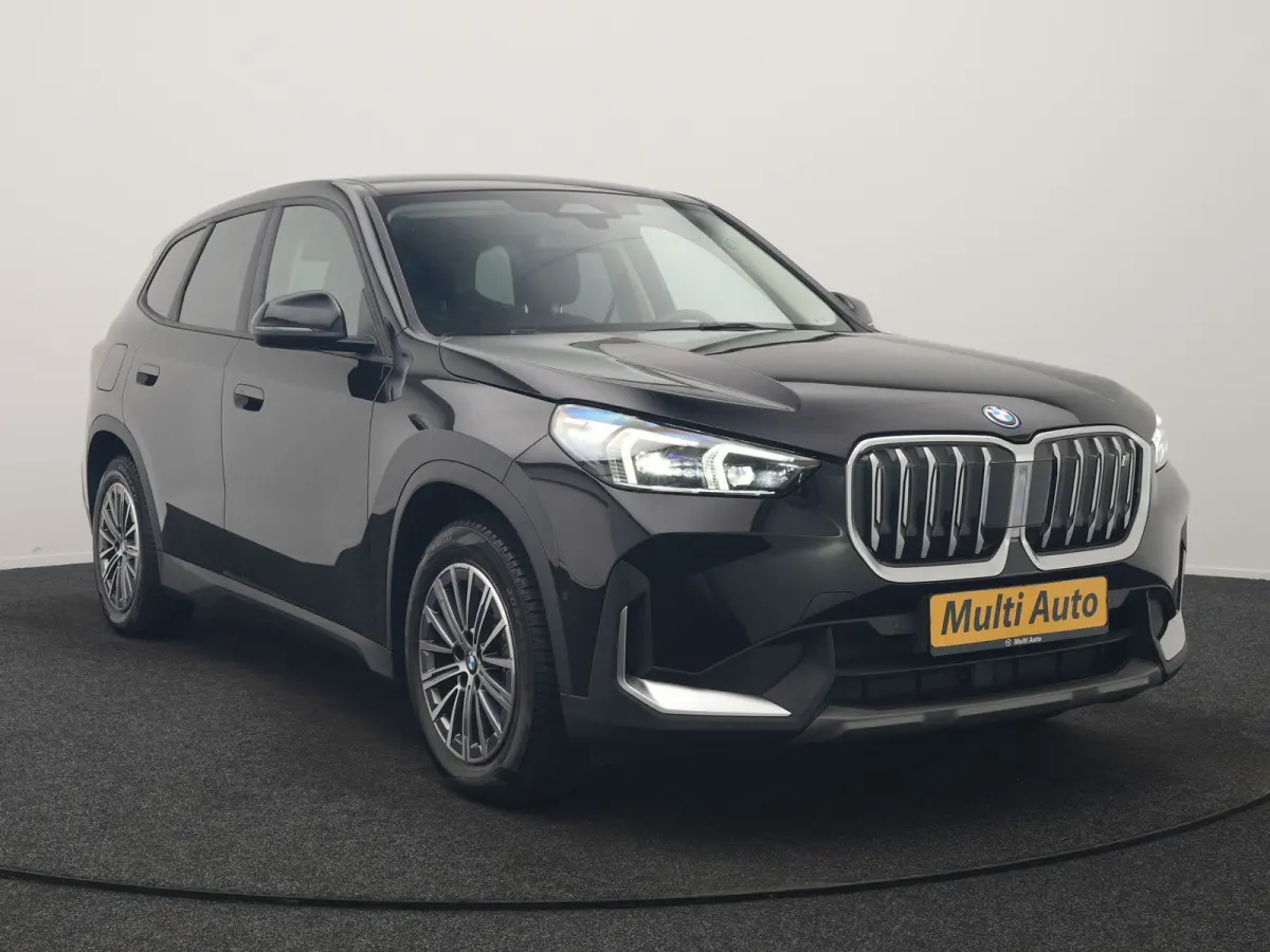 xDrive30 67 kWh 313pk Dealer O.H. | Trekhaak Af Fabriek | Camera | Adaptief M Onderstel | Voorstoelen Verwarmd | Keyless | Sfeerverlichting | Apple Carplay | Adaptive LED | Cruise Control | 