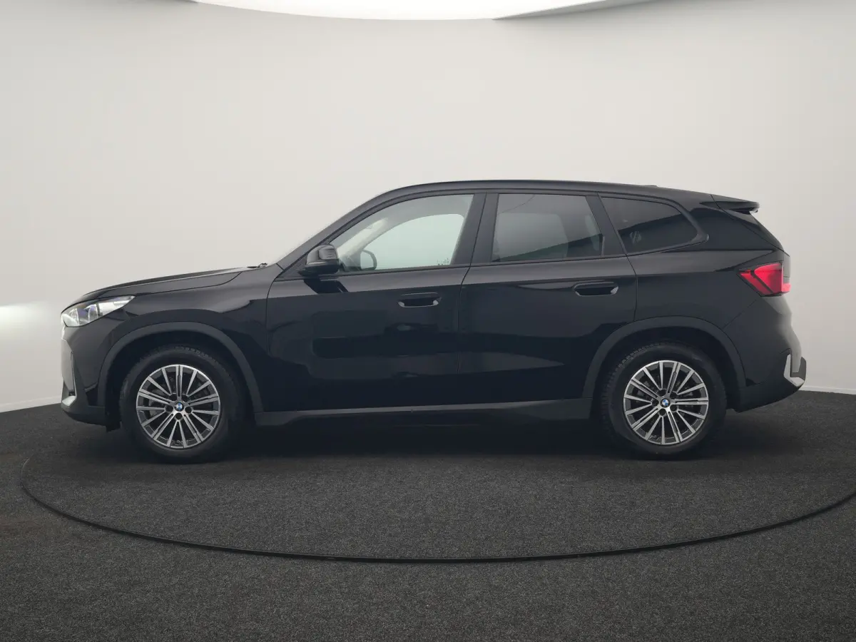 xDrive30 67 kWh 313pk Dealer O.H. | Trekhaak Af Fabriek | Camera | Adaptief M Onderstel | Voorstoelen Verwarmd | Keyless | Sfeerverlichting | Apple Carplay | Adaptive LED | Cruise Control | 
