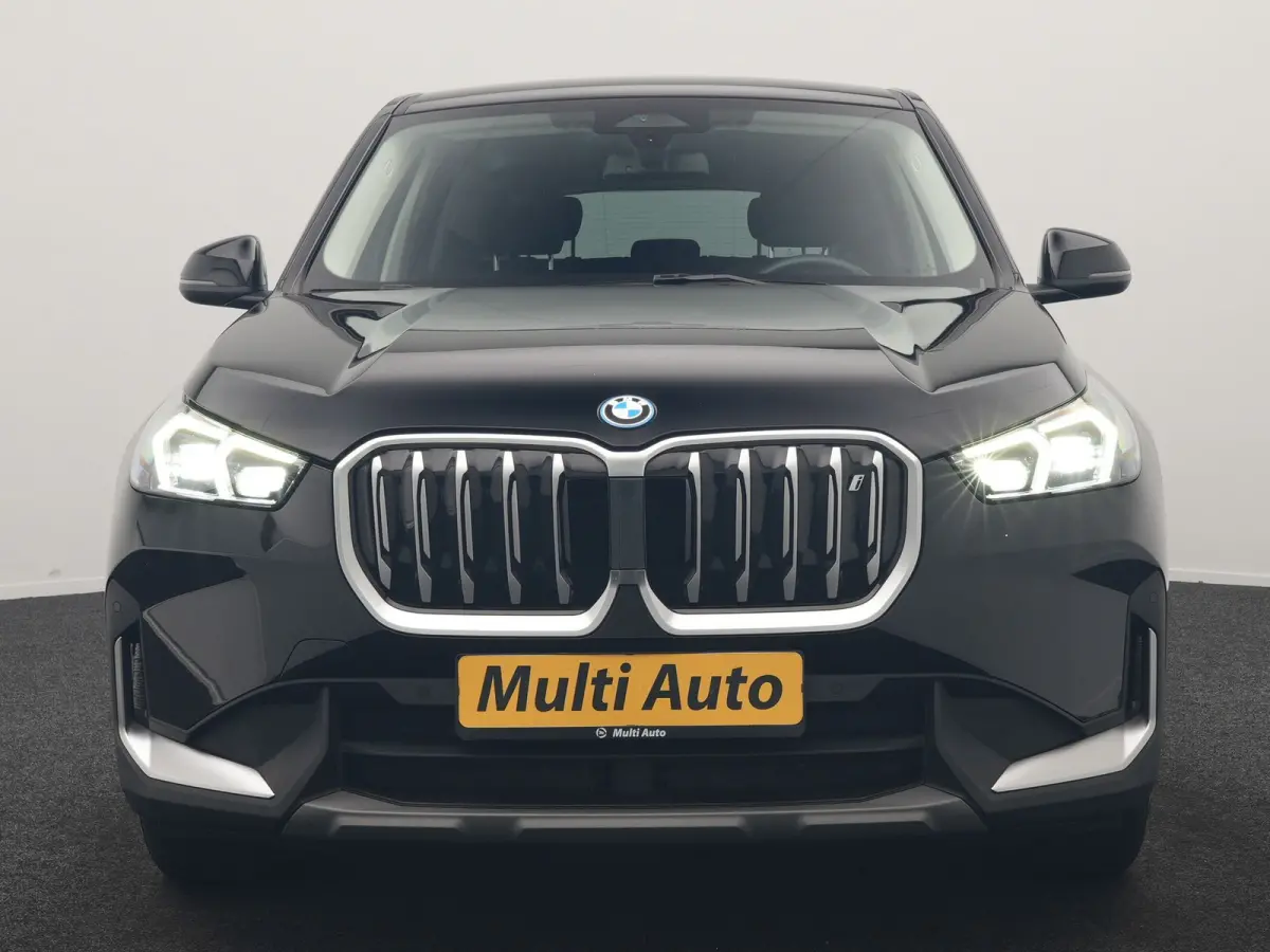 xDrive30 67 kWh 313pk Dealer O.H. | Trekhaak Af Fabriek | Camera | Adaptief M Onderstel | Voorstoelen Verwarmd | Keyless | Sfeerverlichting | Apple Carplay | Adaptive LED | Cruise Control | 