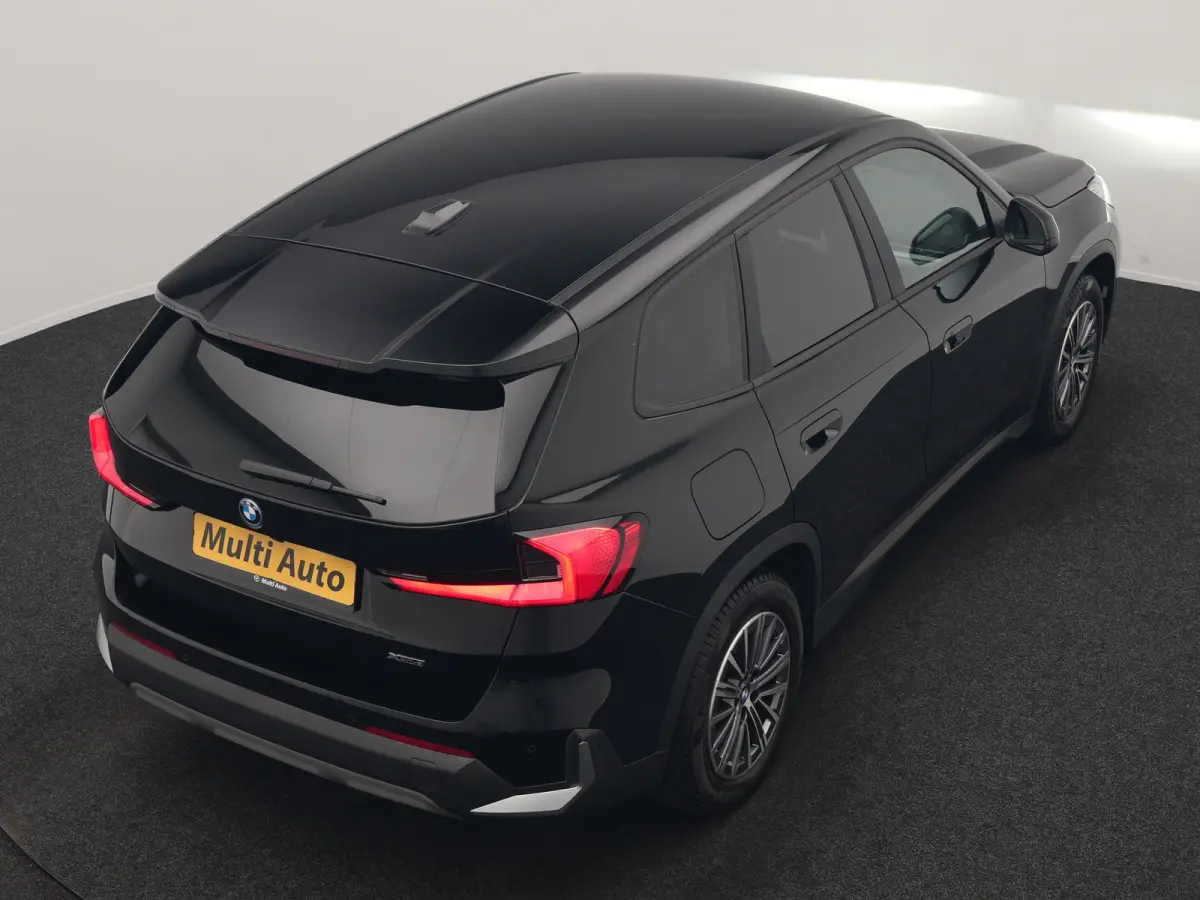 xDrive30 67 kWh 313pk Dealer O.H. | Trekhaak Af Fabriek | Camera | Adaptief M Onderstel | Voorstoelen Verwarmd | Keyless | Sfeerverlichting | Apple Carplay | Adaptive LED | Cruise Control | 