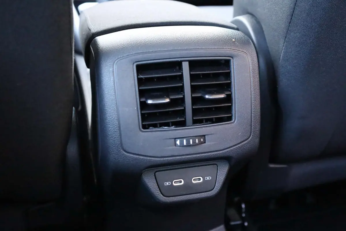 1.0 TSI 110pk Life | Navigatie | Adaptive Cruise | Achteruitrijcamera