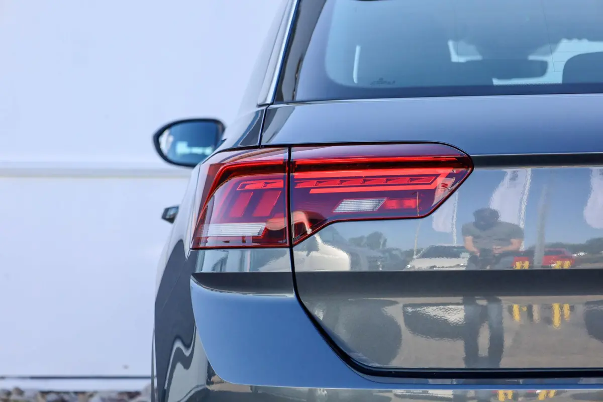 1.0 TSI 110pk Life | Navigatie | Adaptive Cruise | Achteruitrijcamera