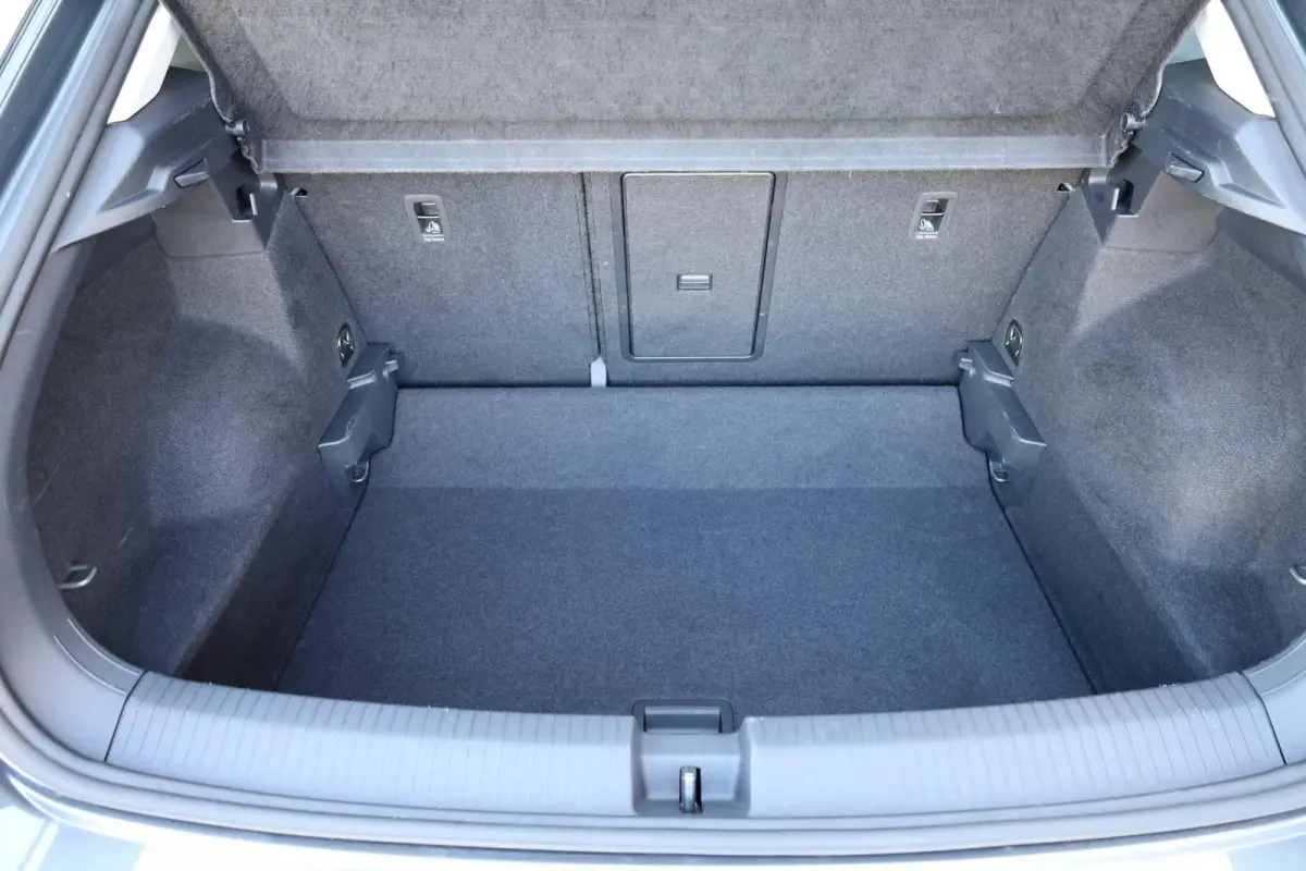 1.0 TSI 110pk Life | Navigatie | Adaptive Cruise | Achteruitrijcamera