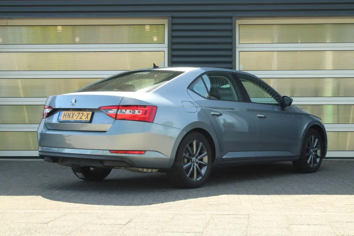 1.5 TSI 150pk Ambition | Verwarmde Voorruit | Cruise Control | 17"  Velgen | Parkeersensoren | Stoelverwarming | Climate Control