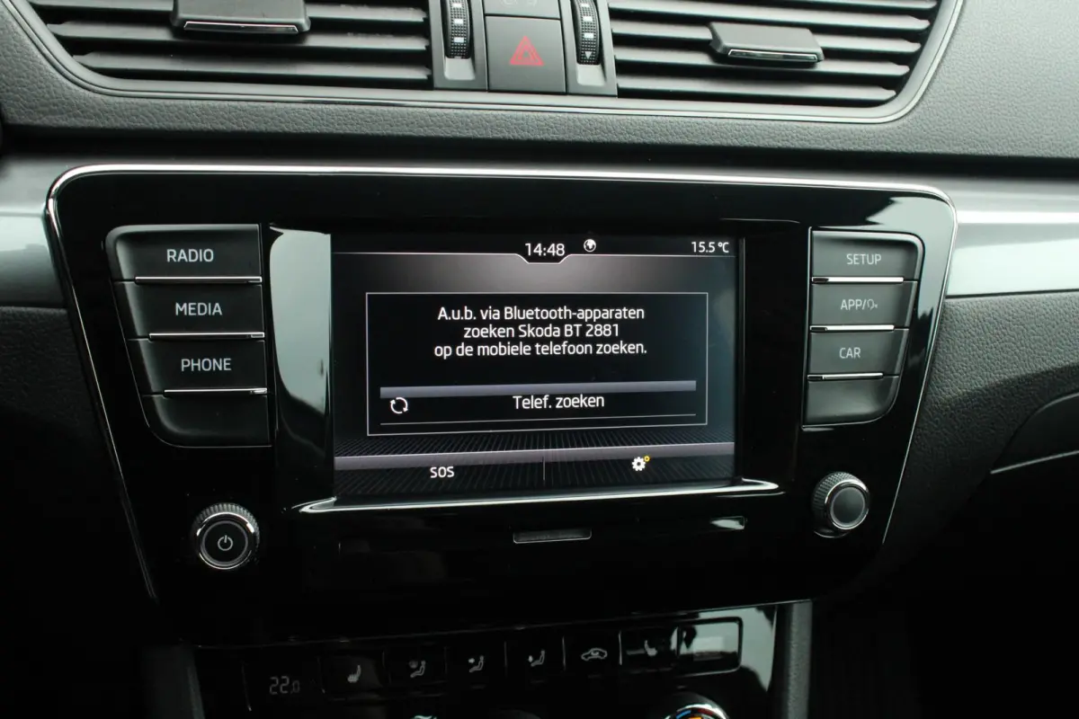 1.5 TSI 150pk Ambition | Verwarmde Voorruit | Cruise Control | 17"  Velgen | Parkeersensoren | Stoelverwarming | Climate Control