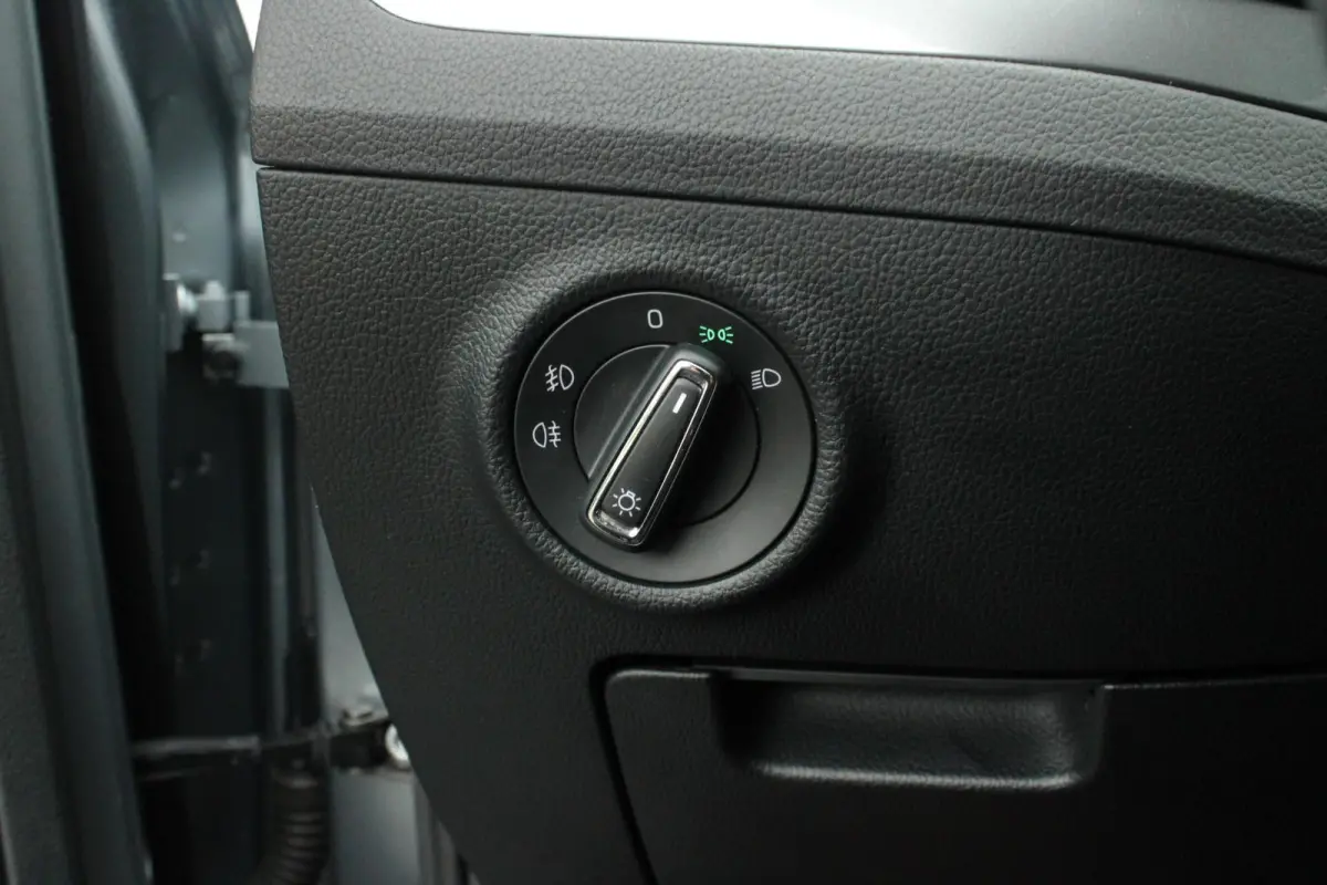 1.5 TSI 150pk Ambition | Verwarmde Voorruit | Cruise Control | 17"  Velgen | Parkeersensoren | Stoelverwarming | Climate Control