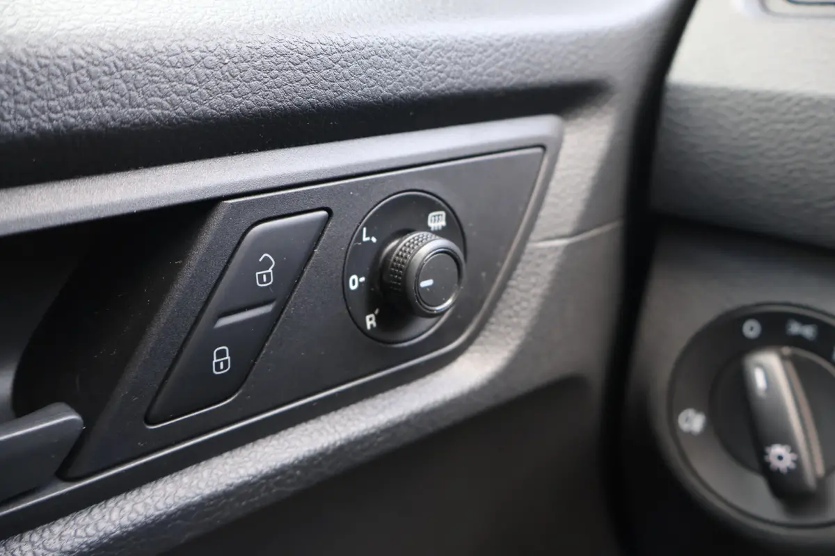 2.0 TDI L1H1 102pk Navigatie