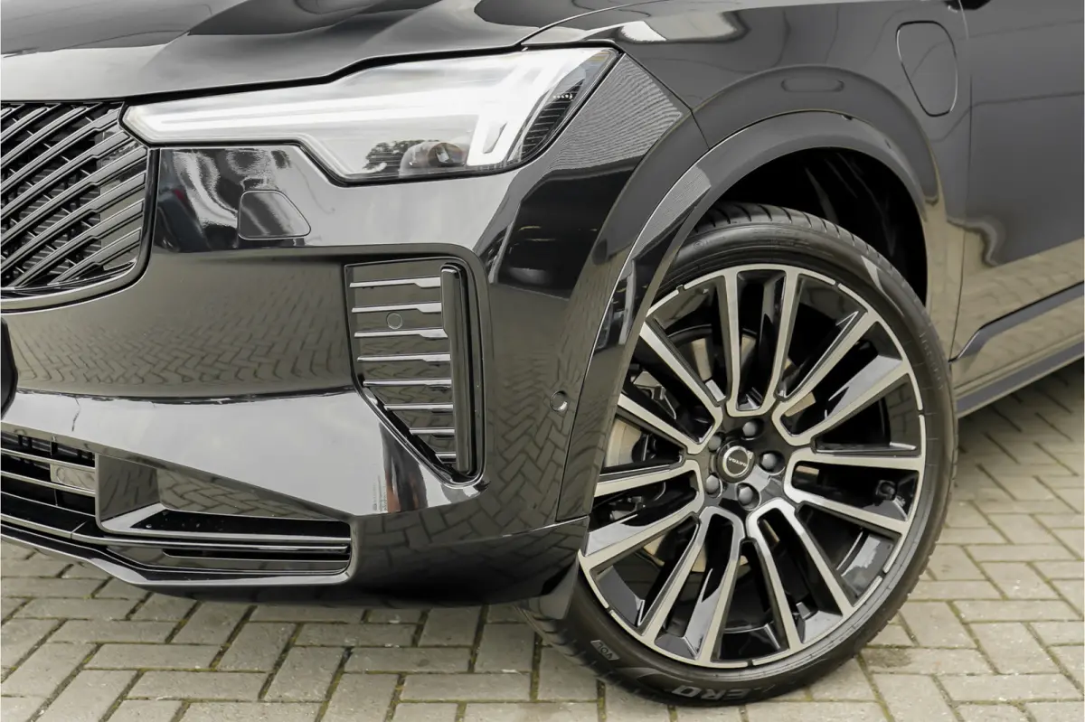 2.0 T8 Plug-in AWD Ultra Black 7p Model 2027 B&W Pano Massage Stoelventilatie Trekhaak