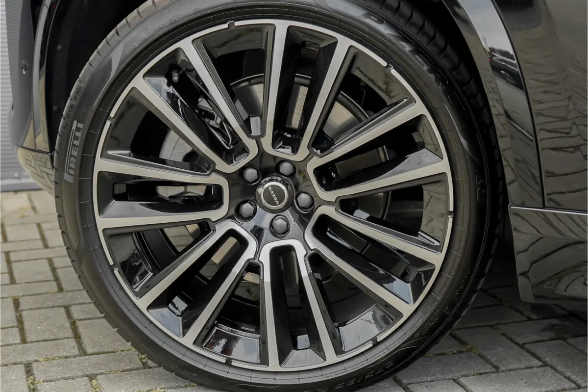 2.0 T8 Plug-in AWD Ultra Black 7p Model 2027 B&W Pano Massage Stoelventilatie Trekhaak