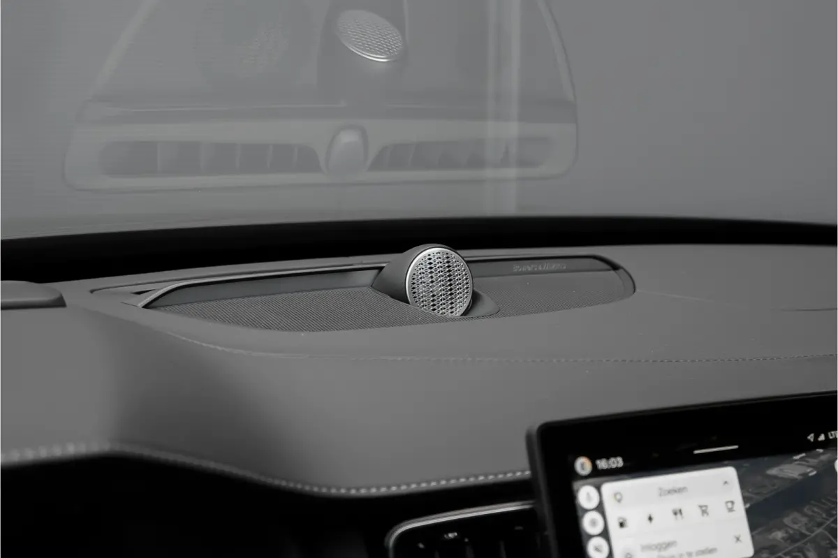 2.0 T8 Plug-in AWD Ultra Black 7p Model 2027 B&W Pano Massage Stoelventilatie Trekhaak