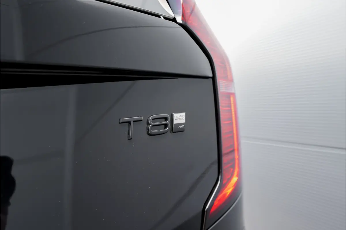 2.0 T8 Plug-in AWD Ultra Black 7p Model 2027 B&W Pano Massage Stoelventilatie Trekhaak