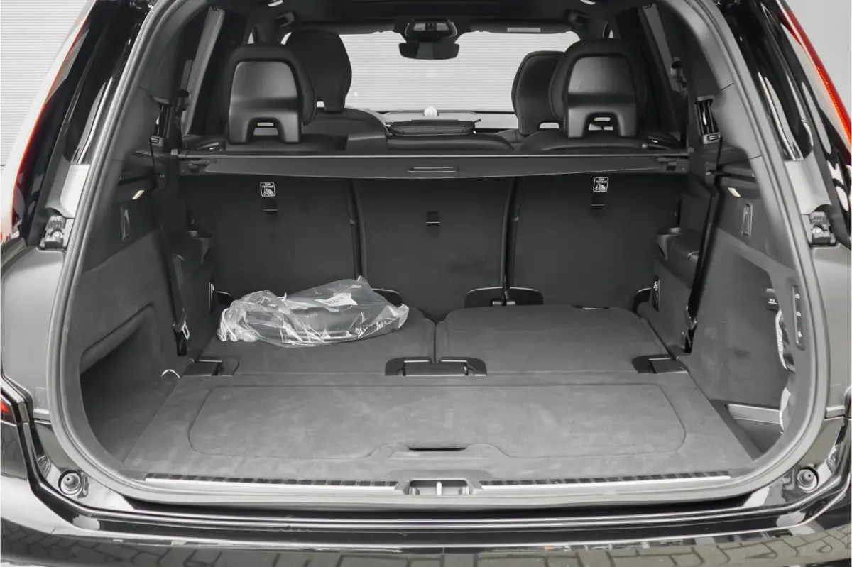 2.0 T8 Plug-in AWD Ultra Black 7p Model 2027 B&W Pano Massage Stoelventilatie Trekhaak